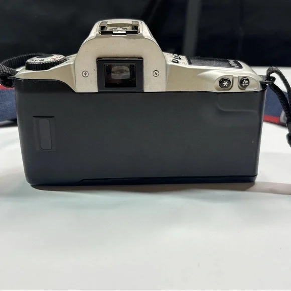 Canon Rebel 2000 Film Camera with 28-80mm Canon Auto Focus Zoom Lens